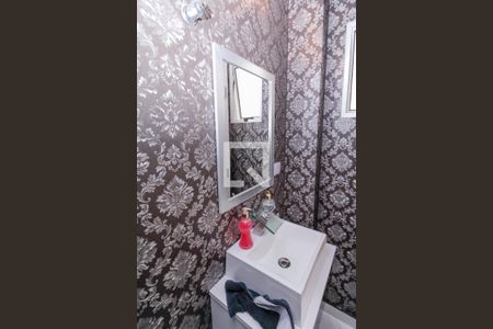 Casa de condomínio à venda com 170m², 3 quartos e 2 vagas Casa de condomínio à venda com 170m², 3 quartos e 2 vagasBanheiro 4