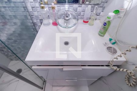 Casa de condomínio à venda com 170m², 3 quartos e 2 vagas Casa de condomínio à venda com 170m², 3 quartos e 2 vagasBanheiro da Suíte 2