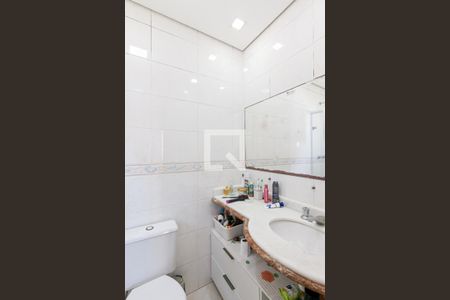 Apartamento para alugar com 196m², 4 quartos e 3 vagas Apartamento para alugar com 196m², 4 quartos e 3 vagasBanheiro da suíte 1