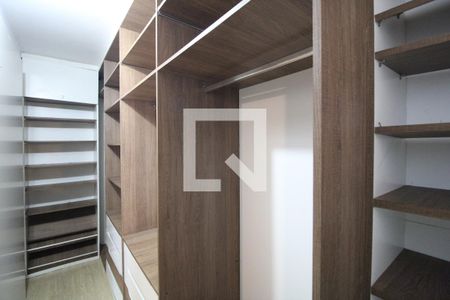 Closet da suíte de casa para alugar com 3 quartos, 147m² em Jardim Nosso Lar, São Paulo