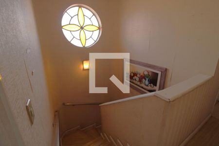 Casa para alugar com 147m², 3 quartos e 2 vagasEscada