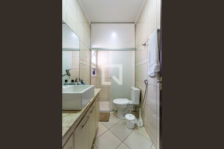 Apartamento à venda com 144m², 2 quartos e 2 vagasBanheiro da Suite