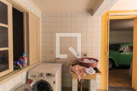 Casa à venda com 219m², 3 quartos e 4 vagas Casa à venda com 219m², 3 quartos e 4 vagasÁrea de Serviço