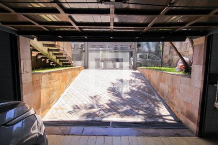 Casa à venda com 219m², 3 quartos e 4 vagas Casa à venda com 219m², 3 quartos e 4 vagasGaragem