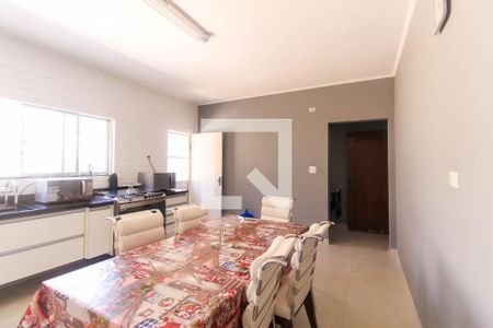 Casa à venda com 219m², 3 quartos e 4 vagas Casa à venda com 219m², 3 quartos e 4 vagasCozinha