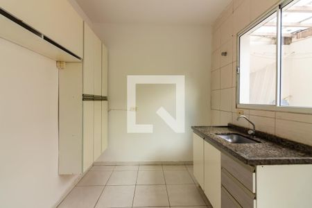 Cozinha  de casa de condomínio para alugar com 2 quartos, 50m² em Metalúrgicos, Osasco