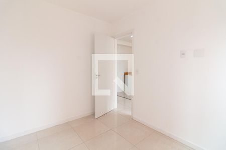 Quarto 1 de apartamento para alugar com 2 quartos, 36m² em Jardim Ester Yolanda, São Paulo