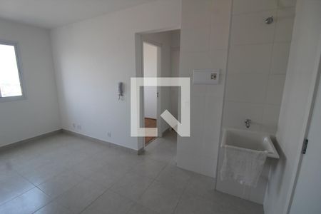 Sala/Cozinha de apartamento para alugar com 2 quartos, 36m² em Jardim Planalto, São Paulo