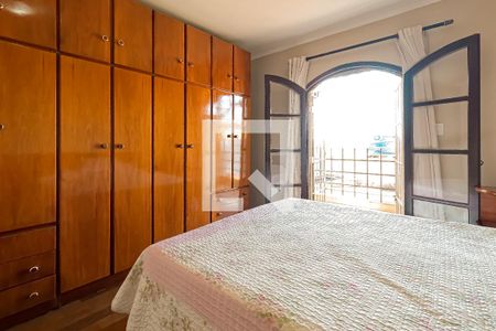 Casa à venda com 172m², 3 quartos e 2 vagas Casa à venda com 172m², 3 quartos e 2 vagasSuíte