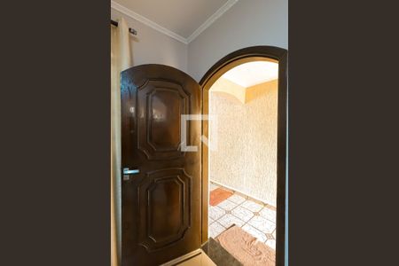 Casa à venda com 172m², 3 quartos e 2 vagas Casa à venda com 172m², 3 quartos e 2 vagasEntrada