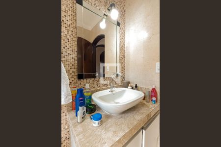 Casa à venda com 172m², 3 quartos e 2 vagas Casa à venda com 172m², 3 quartos e 2 vagasBanheiro 2