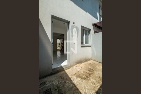 Quintal de casa de condomínio à venda com 2 quartos, 52m² em Hípica, Porto Alegre