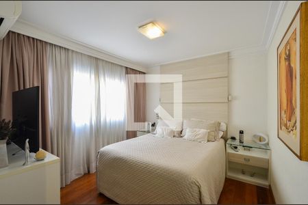 Apartamento à venda com 185m², 4 quartos e 3 vagas Apartamento à venda com 185m², 4 quartos e 3 vagasSuíte 2