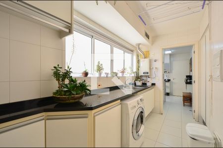 Apartamento à venda com 185m², 4 quartos e 3 vagas Apartamento à venda com 185m², 4 quartos e 3 vagasÁrea de Serviço