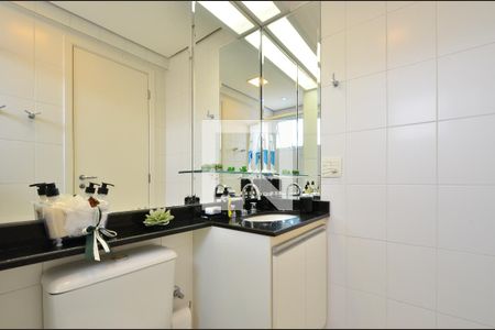 Apartamento à venda com 185m², 4 quartos e 3 vagas Apartamento à venda com 185m², 4 quartos e 3 vagasBanheiro da Suíte 1