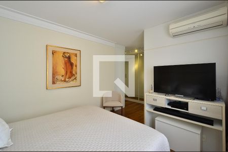 Apartamento à venda com 185m², 4 quartos e 3 vagas Apartamento à venda com 185m², 4 quartos e 3 vagasSuíte 2