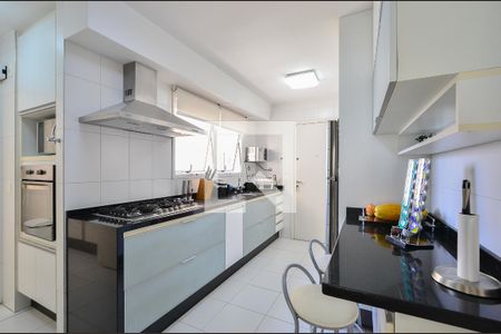 Apartamento à venda com 185m², 4 quartos e 3 vagas Apartamento à venda com 185m², 4 quartos e 3 vagasCozinha