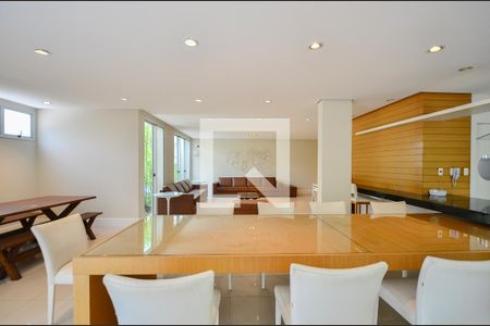 Apartamento à venda com 185m², 4 quartos e 3 vagas Apartamento à venda com 185m², 4 quartos e 3 vagasSalão de Festas