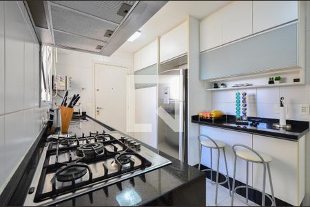 Apartamento à venda com 185m², 4 quartos e 3 vagas Apartamento à venda com 185m², 4 quartos e 3 vagasCozinha