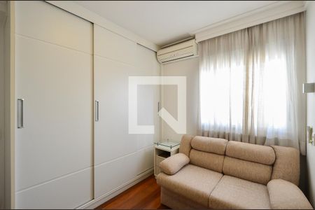 Apartamento à venda com 185m², 4 quartos e 3 vagas Apartamento à venda com 185m², 4 quartos e 3 vagasQuarto 2