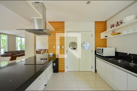 Apartamento à venda com 185m², 4 quartos e 3 vagas Apartamento à venda com 185m², 4 quartos e 3 vagasSalão de Festas