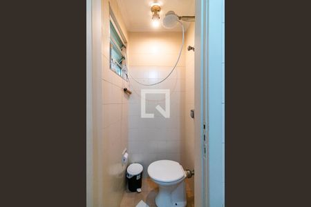 Apartamento para alugar com 75m², 2 quartos e sem vagaBanheiro de Serviço