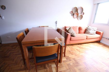 Sala de apartamento à venda com 2 quartos, 75m² em Vila Madalena, São Paulo