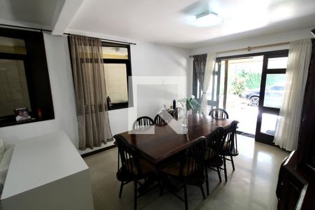 Sala de casa à venda com 4 quartos, 193m² em Vargem Grande, Rio de Janeiro