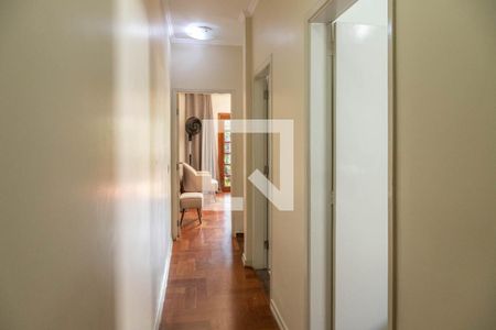 Casa à venda com 100m², 3 quartos e 2 vagasCorredor