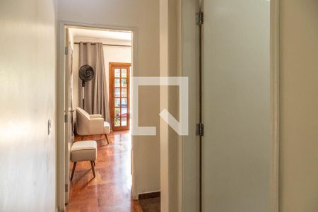 Casa à venda com 100m², 3 quartos e 2 vagasCorredor