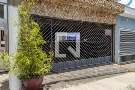 Casa à venda com 100m², 3 quartos e 2 vagasFachada