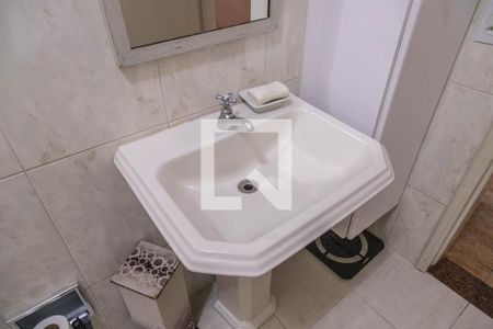 Casa à venda com 100m², 3 quartos e 2 vagasBanheiro