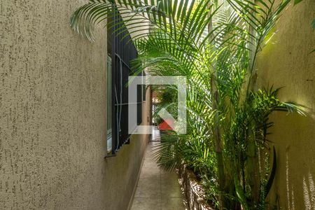 Casa à venda com 100m², 3 quartos e 2 vagasCorredor lateral externo