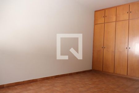 Casa à venda com 275m², 3 quartos e 2 vagasquarto 2