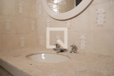 Casa à venda com 275m², 3 quartos e 2 vagasBanheiro da Suíte