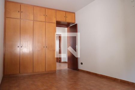 Casa à venda com 275m², 3 quartos e 2 vagasquarto 2