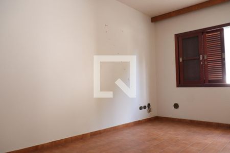Casa à venda com 275m², 3 quartos e 2 vagasquarto 2