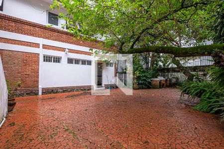 Casa à venda com 439m², 3 quartos e 5 vagas Casa à venda com 439m², 3 quartos e 5 vagasQuintal Fundos