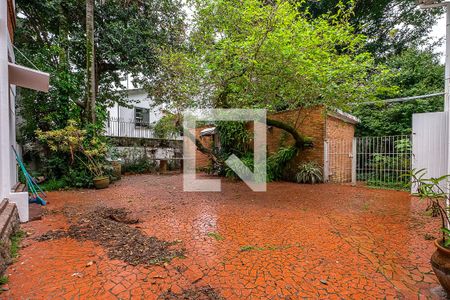 Casa à venda com 439m², 3 quartos e 5 vagas Casa à venda com 439m², 3 quartos e 5 vagasQuintal Fundos