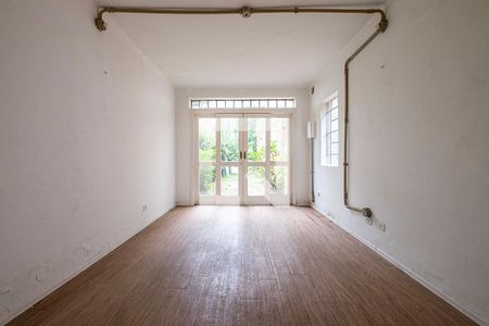 Casa à venda com 439m², 3 quartos e 5 vagas Casa à venda com 439m², 3 quartos e 5 vagasEdícula - Sala