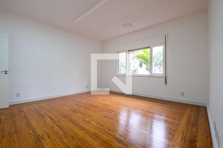 Casa à venda com 439m², 3 quartos e 5 vagas Casa à venda com 439m², 3 quartos e 5 vagasSuíte