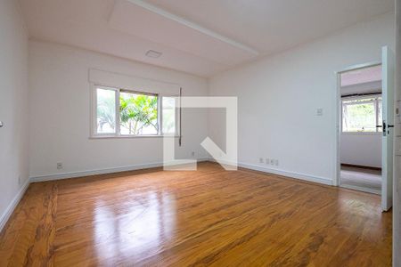 Casa à venda com 439m², 3 quartos e 5 vagas Casa à venda com 439m², 3 quartos e 5 vagasSuíte