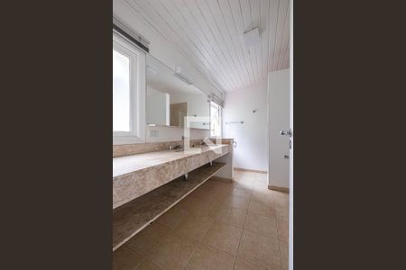 Casa à venda com 439m², 3 quartos e 5 vagas Casa à venda com 439m², 3 quartos e 5 vagasSuíte - Banheiro