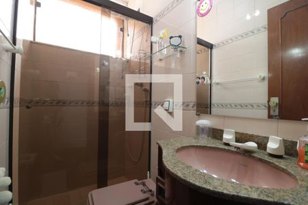 Casa à venda com 230m², 3 quartos e 5 vagasBanheiro da Suite 1 