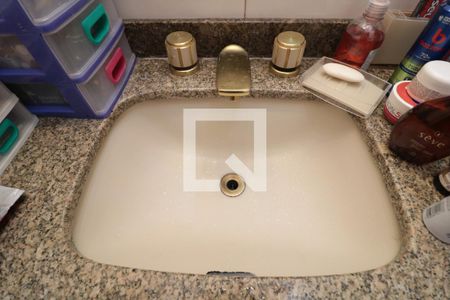 Casa à venda com 230m², 3 quartos e 5 vagasBanheiro da Suite 3  - pia