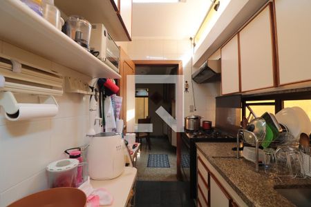 Casa à venda com 230m², 3 quartos e 5 vagasCozinha 