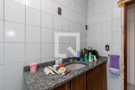 Casa à venda com 180m², 3 quartos e 2 vagasBanheiro 2
