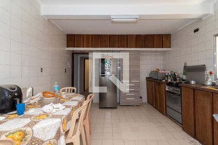 Casa à venda com 180m², 3 quartos e 2 vagasCozinha