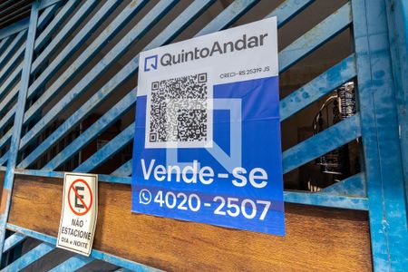 Casa à venda com 180m², 3 quartos e 2 vagasFachada