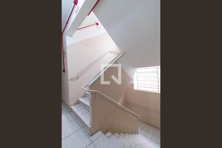 Apartamento para alugar com 60m², 1 quarto e sem vagaEscada